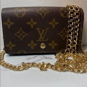 Authentic Louis Vuitton Monogram Bifold Zippy Wallet
